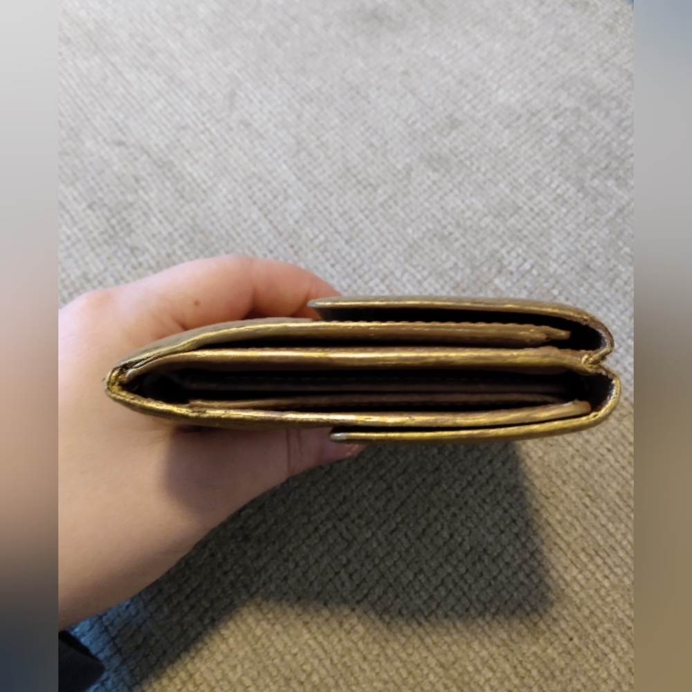 PENDING TRADE ❣️ 🎉SALE - Louis Vuitton wallet - Picture 7 of 10